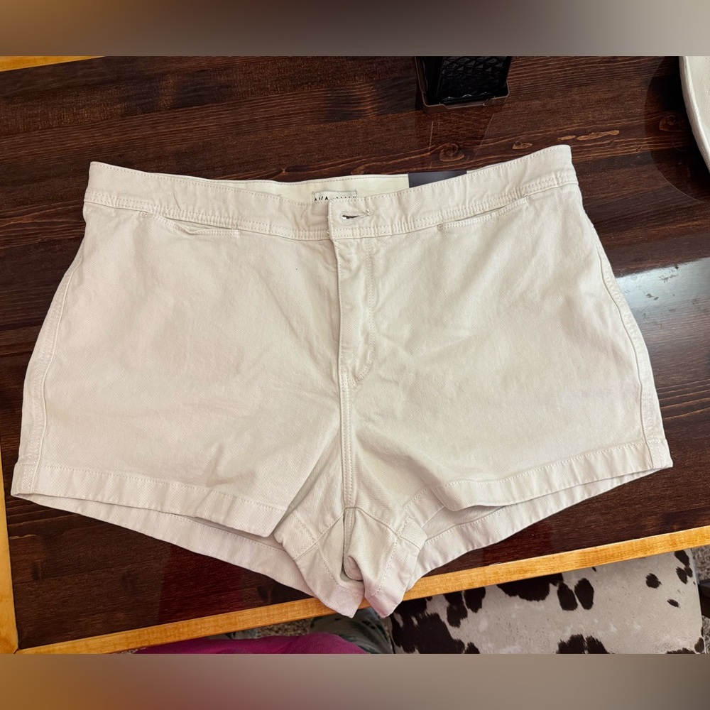 Ava & Viv Women's High Waist Cream Shorts